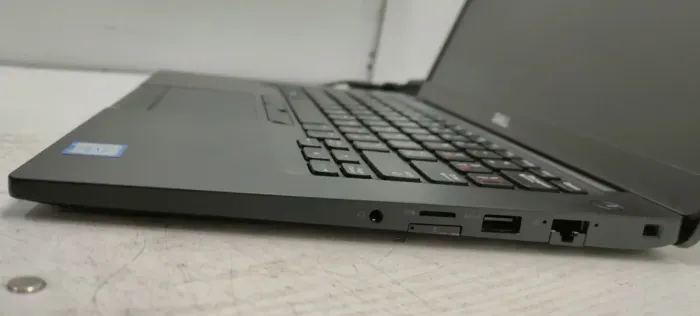 Ультрабук Dell Latitude 7490 / 14" (1920x1080) TN / Intel Core i5-8250U (4 (8) ядра по 1.6 - 3.4 GHz) / 16 GB DDR4 / 256 GB SSD / Intel UHD Graphics 620 / WebCam / LTE б/в - зображення 5