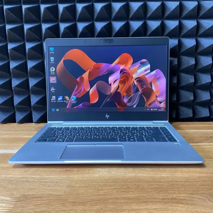 Ультрабук HP EliteBook 745 G5 / 14" (1920x1080) TN / AMD Ryzen 5 Pro 2500U (4 (8) ядра по 2.0 - 3.6 GHz) / 8 GB DDR4 / 256 GB SSD / AMD Radeon Vega 8 Graphics / WebCam б/в - зображення 2