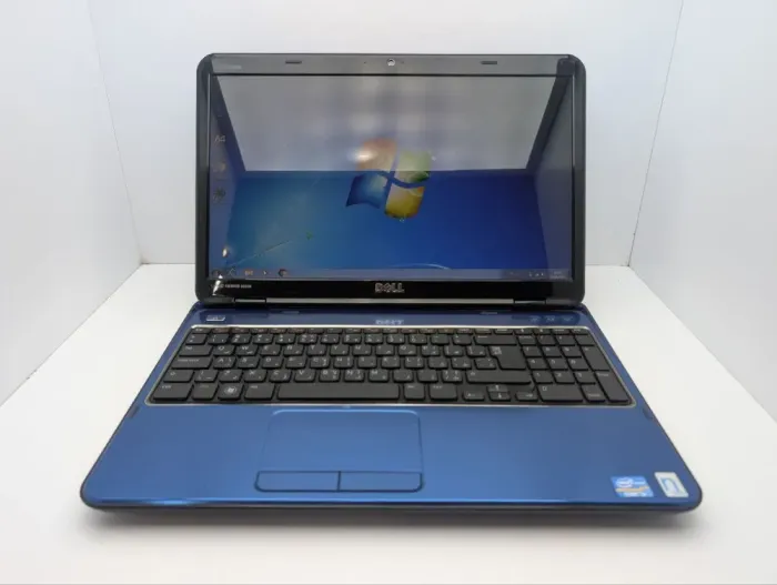 Ноутбук Dell Inspiron N5110 / 15.6" (1366x768) TN / Intel Core i3-2310M (2 (4) ядра по 2.1 GHz) / 6 GB DDR3 / 320 GB HDD / Intel HD Graphics 3000 / WebCam / DVD-ROM б/в - зображення 2