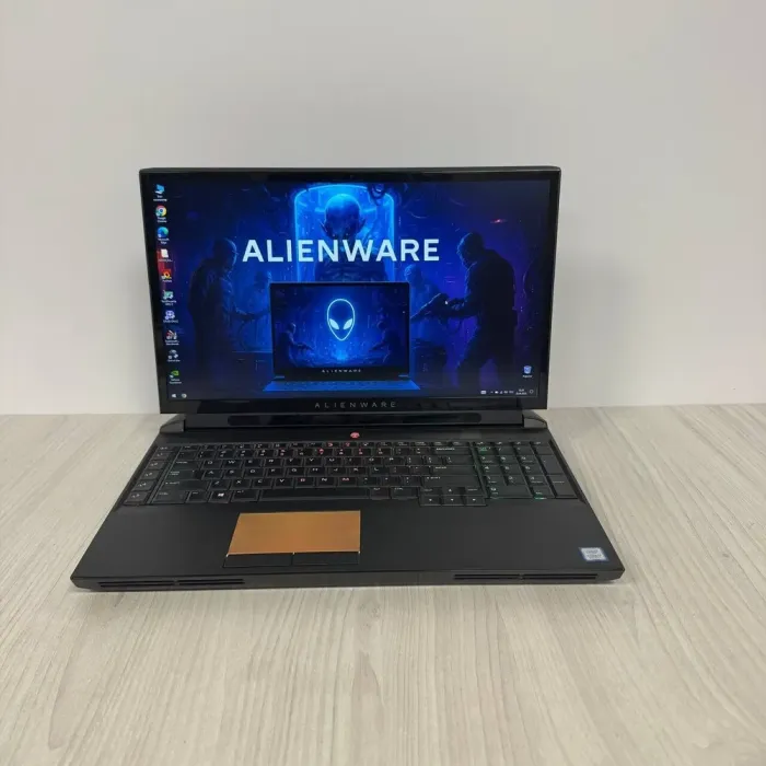 Ігровий ноутбук Б-клас Dell Alienware Area-51m / 17.3" (1920x1080) IPS / Intel Core i7-9700K (8 ядер по 3.6 - 4.9 GHz) / 32 GB DDR4 / 512 GB SSD NVMe / nVidia GeForce RTX 2070, 8 GB GDDR6, 256-bit / WebCam б/в - зображення 2