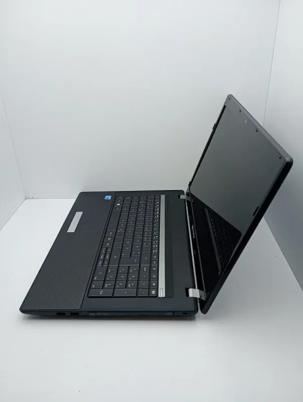 Ноутбук Acer LM85 / 17.3" (1600x900) TN / Intel Core i3-350M (2 (4) ядра по 2.26 GHz) / 6 GB DDR3 / 500 GB HDD / AMD Mobility Radeon HD 5000 / WebCam б/в - зображення 4