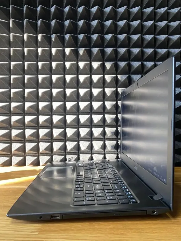 Ноутбук Acer TravelMate P259 / 15.6" (1366x768) TN / Intel Core i5-7200U (2 (4) ядра по 2.5 - 3.1 GHz) / 8 GB DDR4 / 256 GB SSD / Intel HD Graphics 620 / WebCam / DVD-ROM б/в - зображення 6