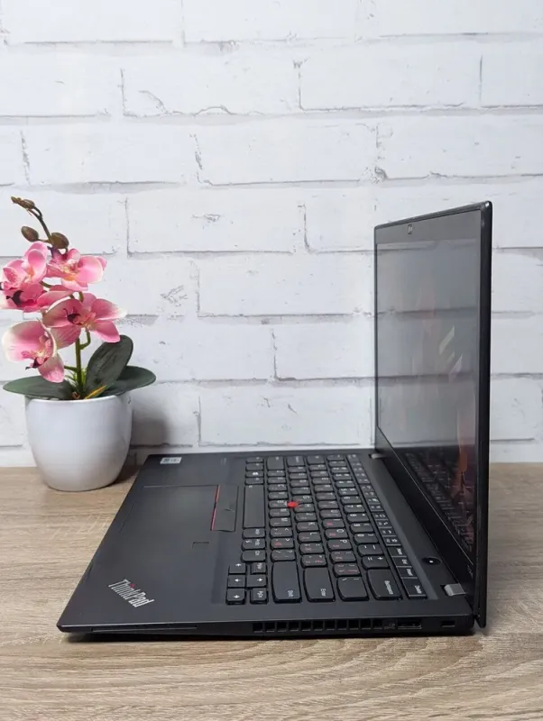 Ультрабук Lenovo ThinkPad T14s Gen 1 / 14" (1920x1080) IPS / Intel Core i5-10210U (4 (8) ядра по 1.6 - 4.2 GHz) / 8 GB DDR4 / 256 GB SSD / Intel UHD Graphics / WebCam б/в - зображення 7