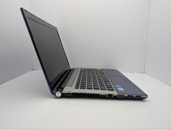 Ноутбук Acer Aspire 4830T / 14" (1366x768) TN / Intel Core i3-2310M (2 (4) ядра по 2.1 GHz) / 8 GB DDR3 / 320 GB HDD / Intel HD Graphics 3000 / WebCam / DVD-ROM б/в - изображение 4
