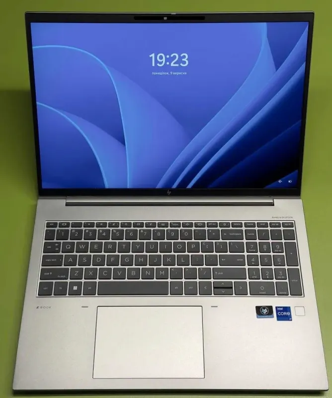 Мобільна робоча станція HP Zbook FireFly 16 G9 / 16" (1920x1200) IPS / Intel Core i7-1255U (10 (12) ядер по 3.5 - 4.7 GHz) / 16 GB DDR5 / 512 GB SSD / nVidia Quadro T550, 4 GB GDDR6, 64-bit / WebCam / TouchID б/в - зображення 2