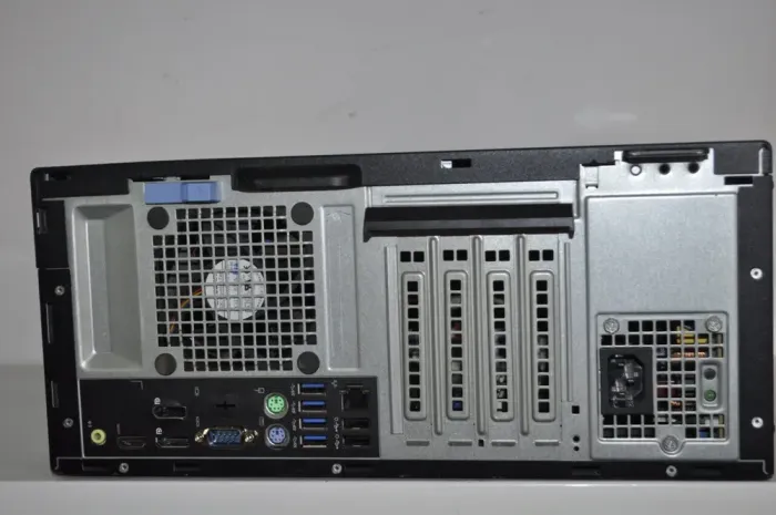 Комп'ютер Dell OptiPlex 5040 Tower / Intel Core i3-6100 (2 (4) ядра по 3,7 ГГц) / 8 ГБ DDR3 / 240 ГБ SSD / Intel HD Graphics 530 б/в - зображення 13