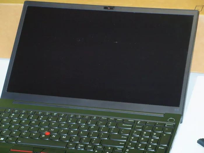 Ультрабук Б-клас Lenovo ThinkPad E15 Gen 4 / 15.6" (1920x1080) IPS / AMD Ryzen 7 5825U (8 (16) ядер по 2.0 - 4.5 GHz) / 16 GB DDR4 / 512 GB SSD / AMD Radeon Graphics / WebCam / Windows 11 / NEW АКБ б/в - зображення 14