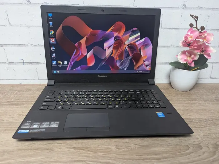 Ноутбук Б-клас Lenovo B50-80 / 15.6" (1366x768) TN / Intel Core i3-5005U (2 (4) ядра по 2.0 GHz) / 8 GB DDR3 / 128 GB SSD / Intel HD Graphics 5500 / WebCam / DVD-ROM б/в - зображення 2