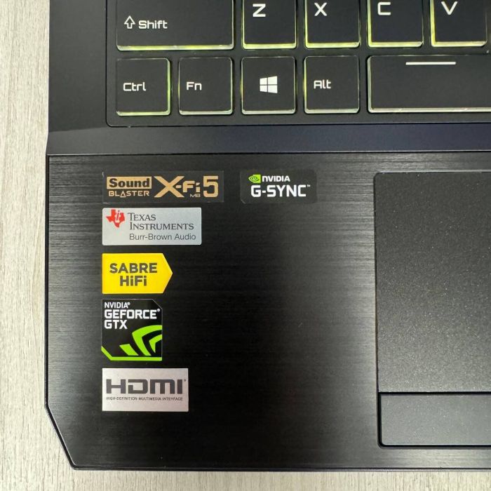 Ігровий ноутбук Б-класу Clevo P650RS-G / 15.6" (3840x2160) IPS / Intel Core i7-6820HK (4 (8) ядра по 2,7 - 3,6 ГГц) / 16 ГБ DDR4 / 512 ГБ SSD NVMe / nVidia GeForce GTX 1070, 8 ГБ GDDR5, 256-біт / WebCam б/в - зображення 8