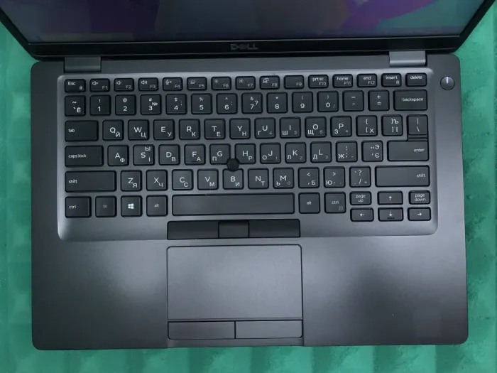 Ультрабук Б-клас Dell Latitude 5400 / 14" TN / Core i5-8365U (4(8) ядра по 1.6-4.1GHz) / 16GB DDR4 / 256GB SSD M.2 / UHD Graphics 620 / WebCam / USB 3.1 / HDMI / Win 10 б/в - зображення 4