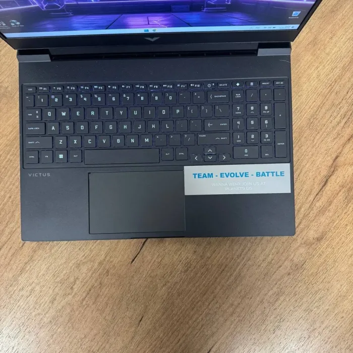 Ігровий ноутбук Б-клас HP Victus Gaming 15-fb0003nr / 15.6" (1920x1080) IPS / AMD Ryzen 5 5600H (6 (12) ядер по 3.3 - 4.2 GHz) / 16 GB DDR4 / 512 GB SSD NVMe / AMD Radeon RX 6500M, 4 GB GDDR6, 64-bit / WebCam б/в - зображення 7