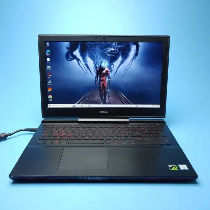 Ігровий ноутбук Б-клас Dell Inspiron 15 Gaming 7567 / 15.6" (1920x1080) TN / Intel Core i7-7820HQ (4 (8) ядра по 2.9 - 3.9 GHz) / 16 GB DDR4 / 512 GB SSD / nVidia GeForce GTX 1050, 4 GB GDDR5, 128-bit / WebCam / Win 10 Home б/в - зображення 2
