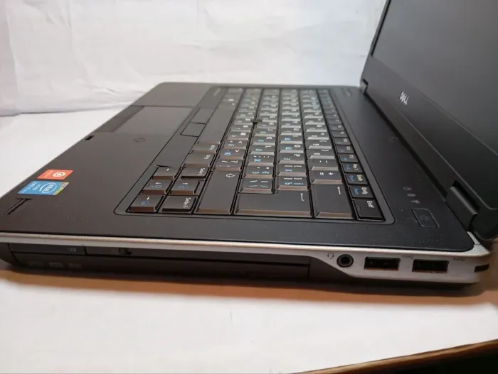 Ноутбук Б-клас Dell Latitude E6440 / 14" (1366x768) TN / Intel Core i5-4300M (2 (4) ядра по 2.6 - 3.3 GHz) / 8 GB DDR3 / 256 GB SSD / Intel HD Graphic 4600 / WebCam / DVD-RW б/в - зображення 6