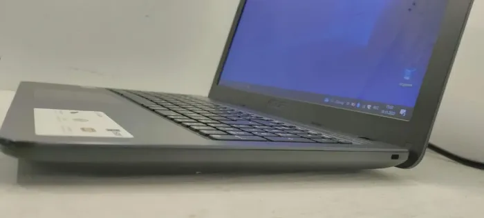 Ноутбук Б-класс Asus Vivobook F543U / 15.6"  TN /Pentium Gold 4417U (2 (4) ядра по 2.3 GHz) / 4 GB DDR4 / 120 GB SSD / Intel HD Graphics 610 / WebCam б/в - зображення 5