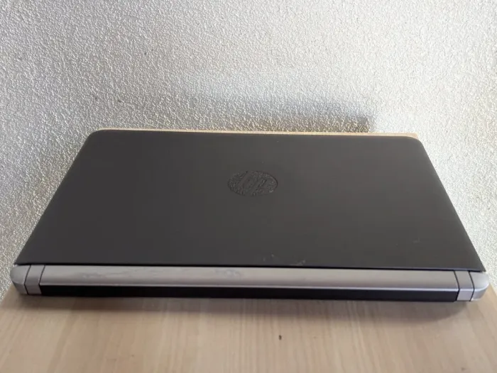 Ноутбук Б-клас HP ProBook 430 G3 / 13.3" (1366x768) TN / Intel Core i3-6100U (2 (4) ядра по 2.3 GHz) / 8 GB DDR3 / 128 GB SSD / Intel HD Graphics 520 / WebCam б/в - зображення 4