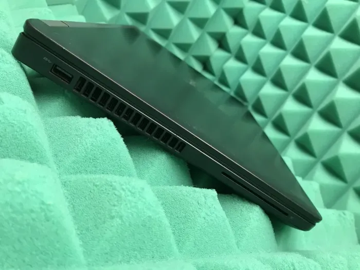 Ультрабук Б-класс Dell Latitude E5470 / 14" TN / Intel Core i5-6300U (2(4) ядра по 2.4-3 GHz) / 8GB DDR4 / 180GB SSD / HD Graphics 520 / WebCam / HDMI / Win 10 б/в - зображення 7