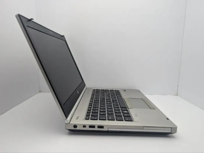 Ноутбук HP EliteBook 8470p / 14" (1366x768) TN / Intel Core i5-3320M (2 (4) ядра по 2.6 - 3.3 GHz) / 8 GB DDR3 / 640 GB HDD / Intel HD Graphics 4000 / WebCam / DVD-ROM б/в - зображення 4