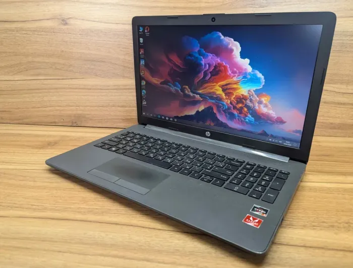 Ноутбук Б-клас HP 255 G7 / 15.6" (1920x1080) IPS / AMD Ryzen 3 2200U (2 (4) ядра по 2.5 - 3.4 GHz) / 8 GB DDR4 / 240 GB SSD / AMD Radeon Vega 6 Graphics / WebCam / Windows 10 б/в - зображення 6