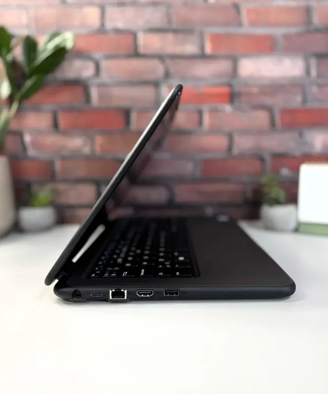 Ноутбук Dell Latitude 3310 / 13.3" (1920x1080) IPS Touch / Intel Core i3-8145U (2 (4) ядра по 2.1 - 3.9 GHz) / 8 GB DDR4 / 128 GB SSD / Intel UHD Graphics / WebCam б/в - зображення 6