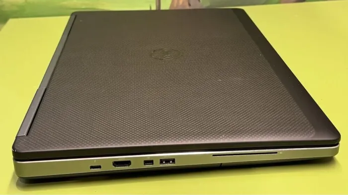 Мобільна робоча станція Dell Precision 7720 / 17.3" (3840x2160) IPS / Intel Core i7-7820HQ (4 (8) ядра по 2.9 - 3.9 GHz) / 64 GB DDR4 / 1000 GB SSD / nVidia Quadro P3000, 6 GB GDDR5, 192-bit / WebCam / Windows 10 б/в - зображення 5