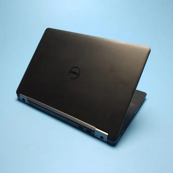 Ультрабук Б-клас Dell Latitude E5470 / 14" (1920x1080) IPS / Intel Core i5-6440HQ (4 ядра по 2.6 - 3.5 GHz) / 8 GB DDR4 / 240 GB SSD / Intel HD Graphics 530 / WebCam / Win 10 Pro б/в - зображення 3