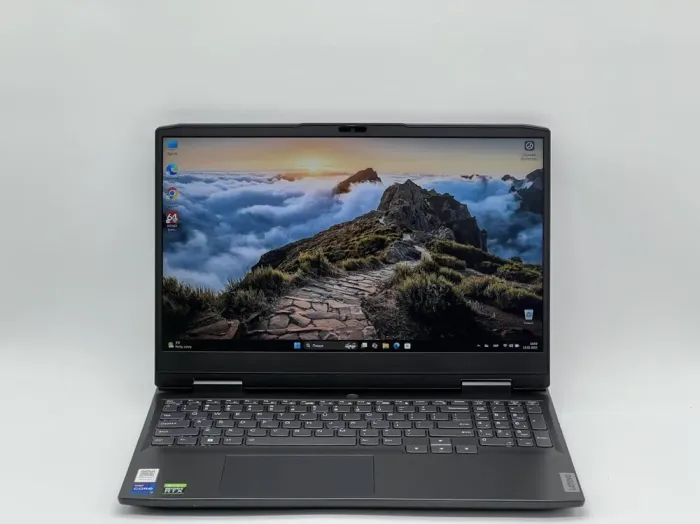 Ігровий ноутбук Lenovo IdeaPad Gaming 3 15IAH7 / 15.6" (1920x1080) IPS / Intel Core i7-12650H (10 (16) ядер по 3.5 - 4.7 GHz) / 16 GB DDR4 / 480 GB SSD / nVidia GeForce RTX 3050, 4 GB GDDR6, 128-bit / WebCam б/в - зображення 2