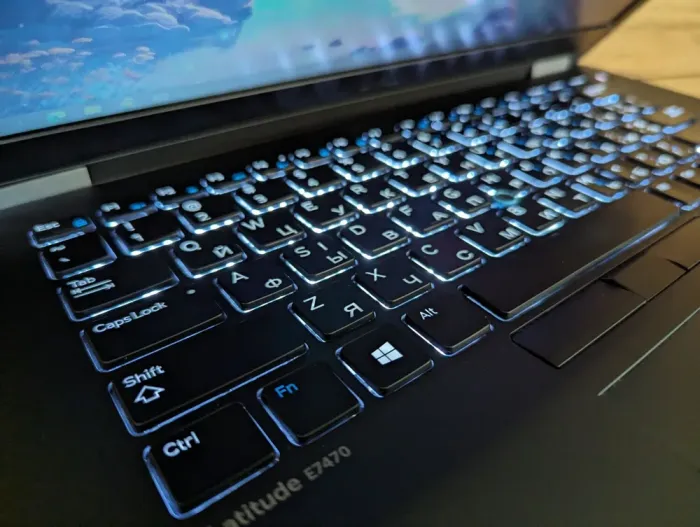 Ультрабук Dell Latitude E7470 / 14" (1600x900) TN / Intel Core i5-6300U (2 (4) ядра по 2.4 - 3.0 GHz) / 8 GB DDR4 / 256 GB SSD / Intel HD Graphics 520 / WebCam / Windows 10 б/в - зображення 6