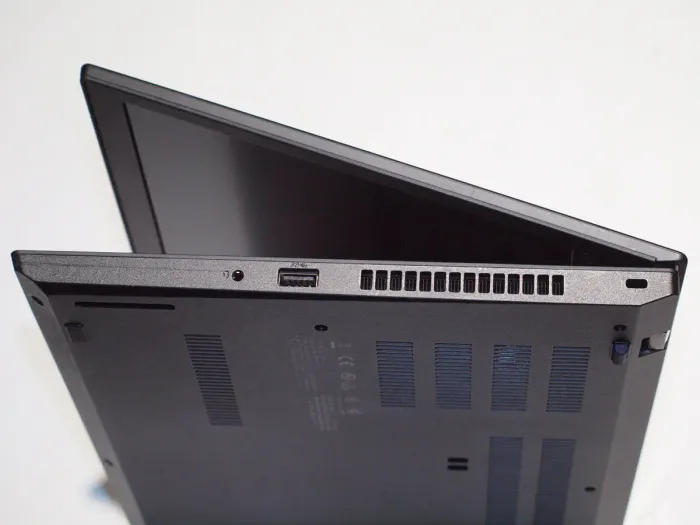 Ультрабук Lenovo ThinkPad L14 Gen 1 / 14" (1920x1080) IPS / Intel Core i5-10210U (4 (8) ядра по 1.6 - 4.2 GHz) / 8 GB DDR4 / 256 GB SSD / UHD Graphics for 10th Generation / WebCam б/в - зображення 5