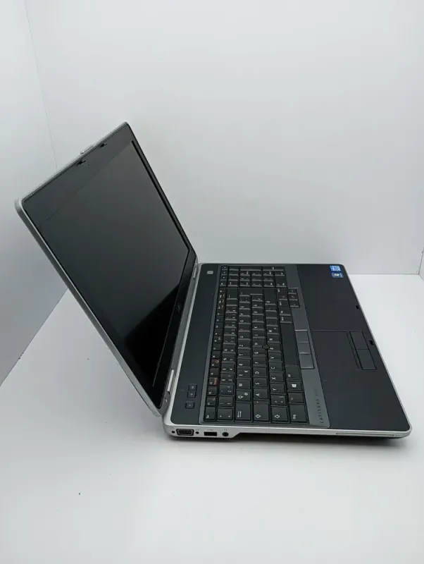 Ноутбук Dell Latitude E6530 / 15.6" (1920x1080) TN / Intel Core i5-3320M (2 (4) ядра по 2.6 - 3.3 GHz) / 8 GB DDR3 / 500 GB HDD / nVidia NVS 5200M, 1 GB DDR3, 64-bit / WebCam б/в - зображення 5
