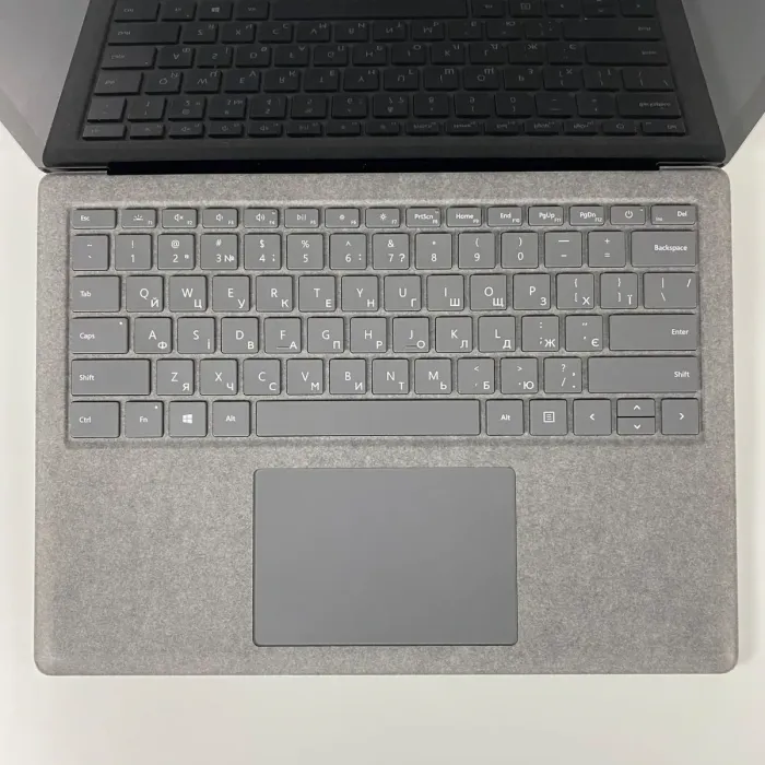 Ультрабук Microsoft Surface Laptop 3 / 13.5" (2256x1504) IPS Touch / Intel Core i5-1035G7 (4 (8) ядра по 1.2 - 3.7 GHz) / 8 GB DDR4 / 256 GB SSD / Intel Iris Plus Graphics / WebCam б/в - зображення 3
