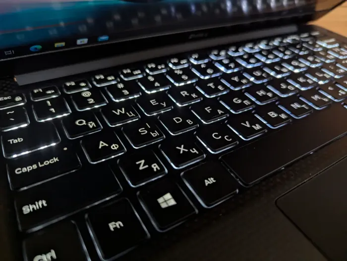 Ультрабук Dell XPS 13 9343 / 13.3" (1920x1080) IPS / Intel Core i5-5200U (2 (4) ядра по 2.2 - 2.7 GHz) / 8 GB DDR3 / 240 GB SSD / Intel HD Graphics 5500 / WebCam / Windows 10 б/в - зображення 6