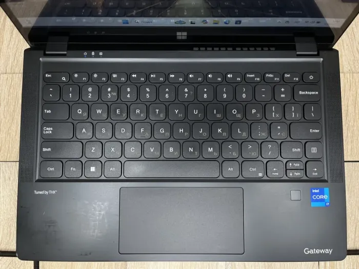 Ультрабук Gateway GWTC71427-BK / 14.1" (1920x1080) IPS Touch / Intel Core i7-1255U (10 (12) ядер по 2.8 - 4.7 GHz) / 8 GB DDR4 / 512 GB SSD M.2 / Intel UHD Graphics / WebCam б/в - зображення 4