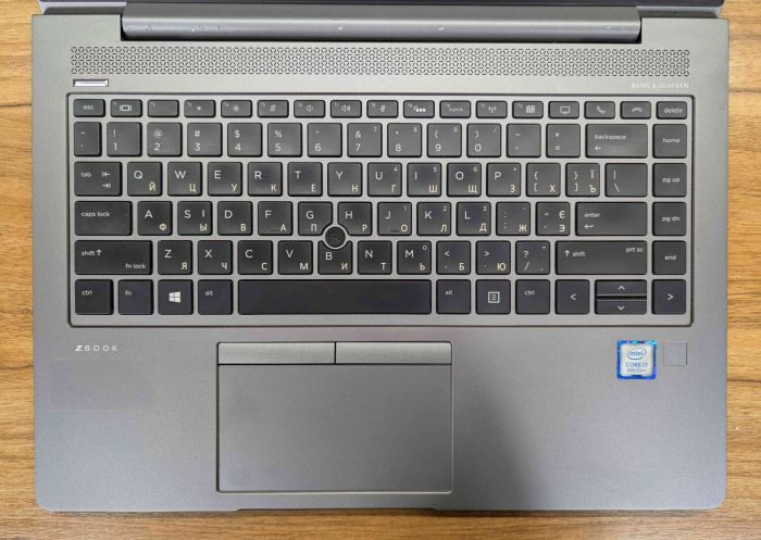 Мобільна робоча станція HP zBook 14u G6 / 14" (1920x1080) IPS / Intel Core i7-8565U (4 (8) ядра по 1.8 - 4.6 GHz) / 16 GB DDR4 / 512 GB SSD / AMD Radeon Pro WX 3200, 4 GB GDDR5, 128-bit / WebCam / TouchID / Windows 10 б/в - зображення 3
