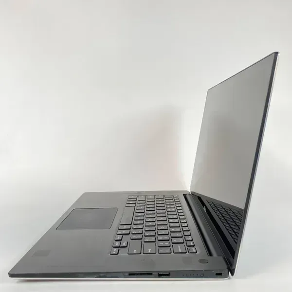 Ноутбук Б-клас Dell Precision 5520 / 15.6" (3840x2160) IPS Touch / Intel Core i5-7440HQ (4 ядра по 2.8 - 3.8 GHz) / 16 GB DDR4 / 256 GB SSD / Intel HD Graphics 630 / HDMI б/в - зображення 6