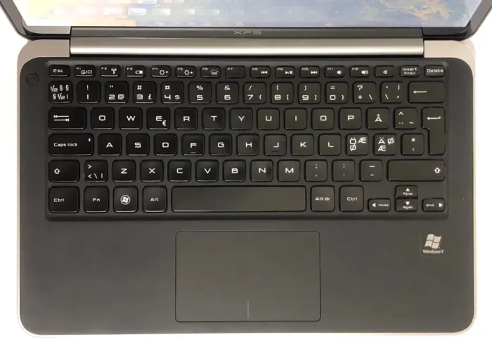 Ультрабук Б-клас Dell XPS 13 L321X / 13.3" (1366x768) TN / Intel Core i5-2467M (2 (4) ядра по 1.6 - 2.3 GHz) / 4 GB DDR3 / 128 GB SSD / Intel HD Graphics 3000 / WebCam б/в - зображення 8