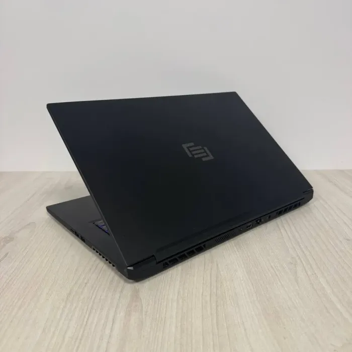 Ігровий ультрабук MainGear Vector Pro MG-VCP17A-3080 / 17,3" (1920x1080) IPS / AMD Ryzen 9 5900HX (8 (16) ядер по 3,3 - 4,6 ГГц) / 32 ГБ DDR4 / 1000 ГБ SSD NVMe / nVidia GeForce RTX 3080, 16 ГБ GDDR6, 256-біт / WebCam б/в - зображення 6