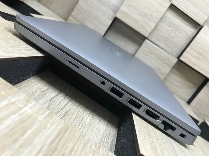 Ультрабук Б-клас Dell Latitude 5420 / 14" (1920x1080) IPS / Intel Core i7-1185G7 (4 (8) ядра по 3.0 - 4.8 GHz) / 8 GB DDR4 / 256 GB SSD M.2 / Intel Iris Xe Graphics / WebCam / Windows 10 б/в - зображення 6