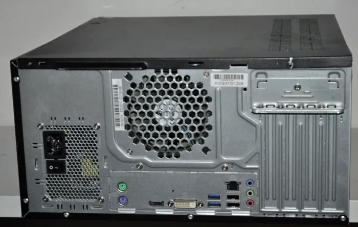 Комп'ютер Fujitsu Esprimo P556 E85 Tower / Intel Core i3-6100 (2 (4) ядра по 3.7 GHz) / 4 GB DDR4 / 320 GB HDD / Intel HD Graphics 530 / DVD-ROM б/в - зображення 7