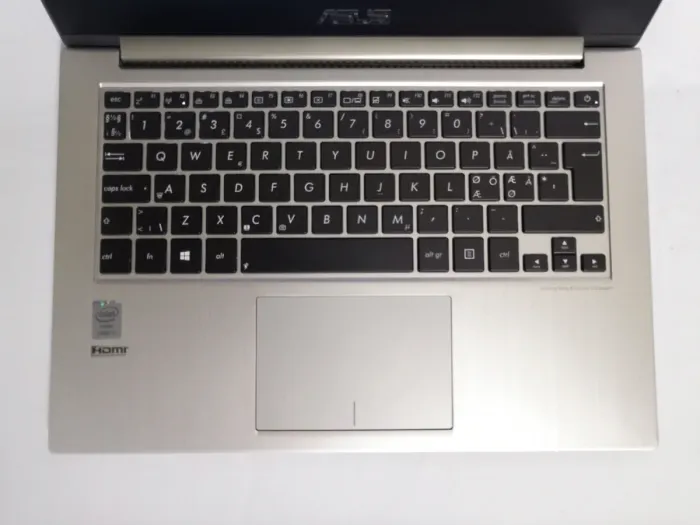 Ультрабук Asus ZenBook UX31LA / 13.3'' (1600x900) TN / Intel Core i5-4200U (2 (4) ядра по 1.6 - 2.6 GHz) / 4 GB DDR3 / 128 GB SSD / Intel HD Graphics 4400 / WebCam / micro HDMI / Win 10 Pro б/в - зображення 3