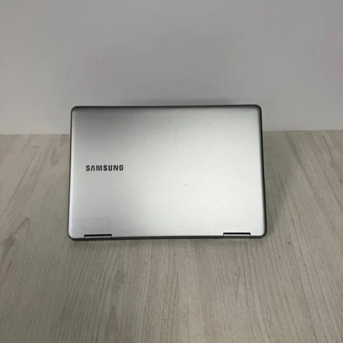 Ультрабук-трансформер Samsung NP940X5N x360 / 15" (1920x1080) IPS Touch / Intel Core i7-8550U (4 (8) ядра по 1.8 - 4.0 GHz) / 16 GB DDR3 / 256 GB SSD / AMD Radeon 540 Mobile, 2 GB GDDR5, 64-bit / WebCam б/в - зображення 8