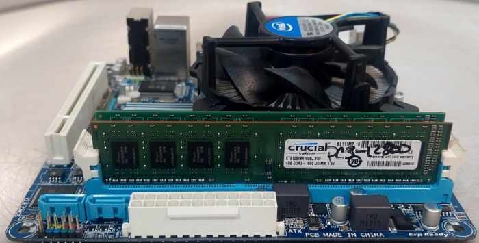 Комплект: материнська плата Gigabyte GA-H61N-D2V / LGA1155 / Intel Core i5-2300 (4 ядра по 2.8 - 3.1 GHz) / 8 GB DDR3 / Intel HD Graphics 2000 + Кулер б/в - зображення 4