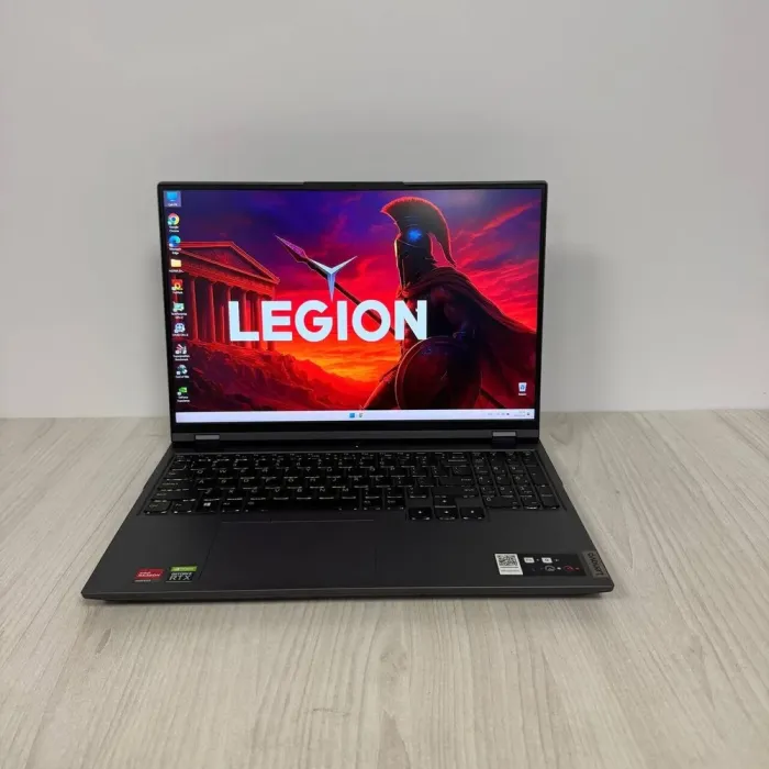 Ігровий ноутбук Lenovo Legion 5 Pro 16ACH6H / 16" (2560x1600) IPS / AMD Ryzen 9 5900HX (8 (16) ядер по 3,3 - 4,6 ГГц) / 32 ГБ DDR4 / 512 ГБ SSD NVMe / nVidia GeForce RTX 3070, 8 ГБ GDDR6, 256-біт / WebCam б/в - зображення 2