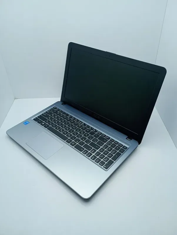 Ноутбук Asus X540 / 15.6" (1366x768) TN / Intel Core i3-5005U (2 (4) ядра по 2.0 GHz) / 12 GB DDR3 / 500 GB SSD / Intel HD Graphics 5500 / WebCam б/в - зображення 4