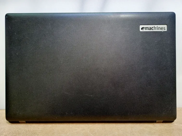 Ноутбук Б-клас Acer eMachines E729 / 15.6" (1366x768) TN / Intel Pentium P6200 (2 ядра по 2.13 GHz) / 4 GB DDR3 / 250 GB HDD / Intel HD Graphics 3000 / WebCam б/в - зображення 7