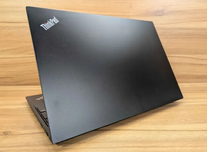 Ноутбук Б-клас Lenovo ThinkPad E580 / 15.6" (1920x1080) IPS / Intel Core i7-8550U (4 (8) ядра по 1.8 - 4.0 GHz) / 16 GB DDR4 / 512 GB SSD / Intel HD Graphics 620 / WebCam / Fingerprint / Windows 10 б/в - зображення 6