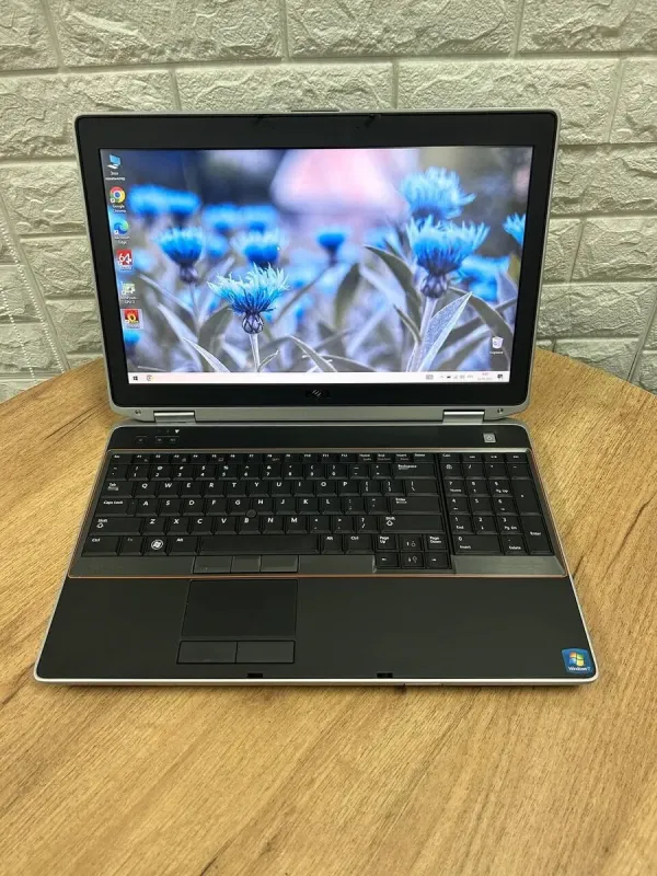 Ноутбук Б-клас Dell Latitude E6520 / 15.6" (1366x768) TN / Intel Core i5-2410M (2 (4) ядра по 2.3 - 2.9 GHz) / 4 GB DDR3 / 500 GB HDD / nVidia NVS 4200M, 1 GB GDDR3, 64-bit / HDMI б/в - зображення 2