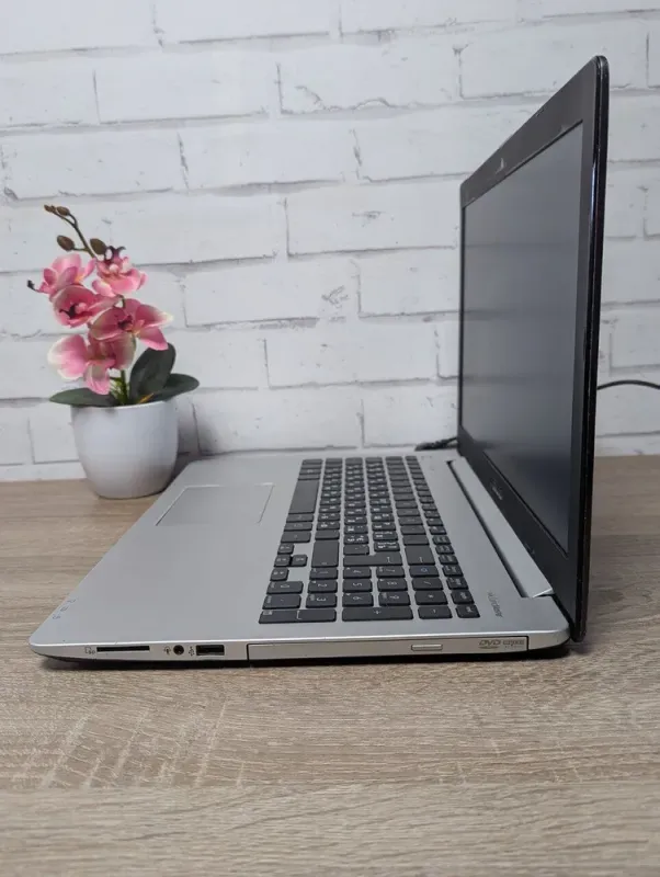 Ноутбук Б-клас Asus A551L / 15.6" (1366x768) TN / Intel Core i5-4210U (2 (4) ядра по 1.7 - 2.7 GHz) / 12 GB DDR3 / 256 GB SSD / nVidia GeForce 840M, 2 GB GDDR3, 64-bit / WebCam / DVD-ROM / Без АКБ б/в - зображення 7