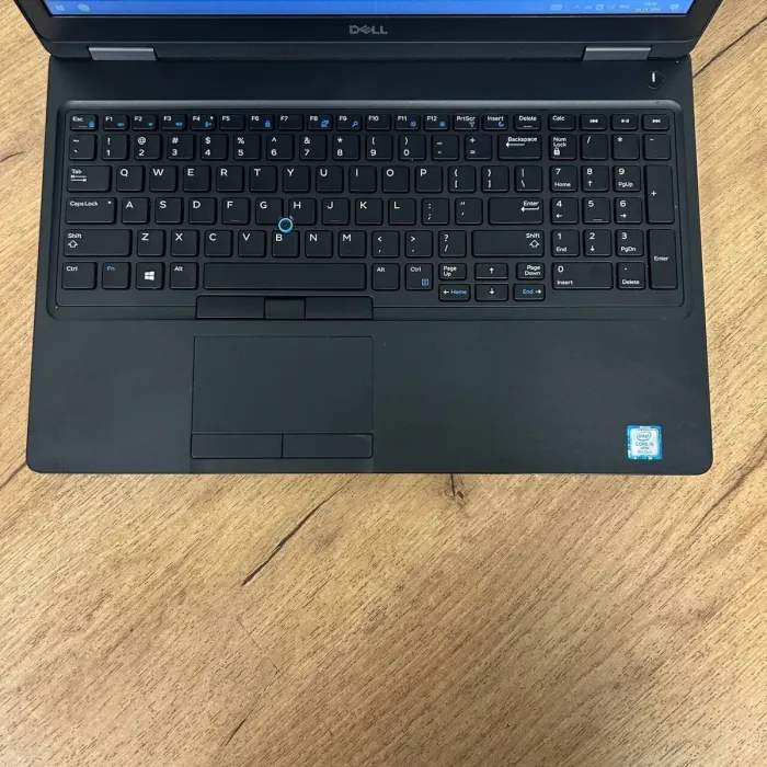 Ультрабук Б-клас Dell Latitude 5591 / 15.6" (1366x768) TN / Intel Core i5-8400H (4 (8) ядра по 2.5 - 4.2 GHz) / 8 GB DDR4 / 256 GB SSD NVMe / Intel UHD Graphics 630 / WebCam б/в - зображення 7