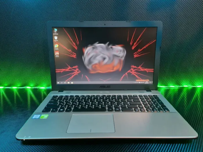 Ноутбук Asus X541U / 15.6" TN / Intel Core i3-6006U (2(4) ядра по 2GHz) / 8GB DDR3 / 256GB SSD / GeForce 920MX, 2GB DDR3, 64-bit / WebCam / HDMI б/в - зображення 2