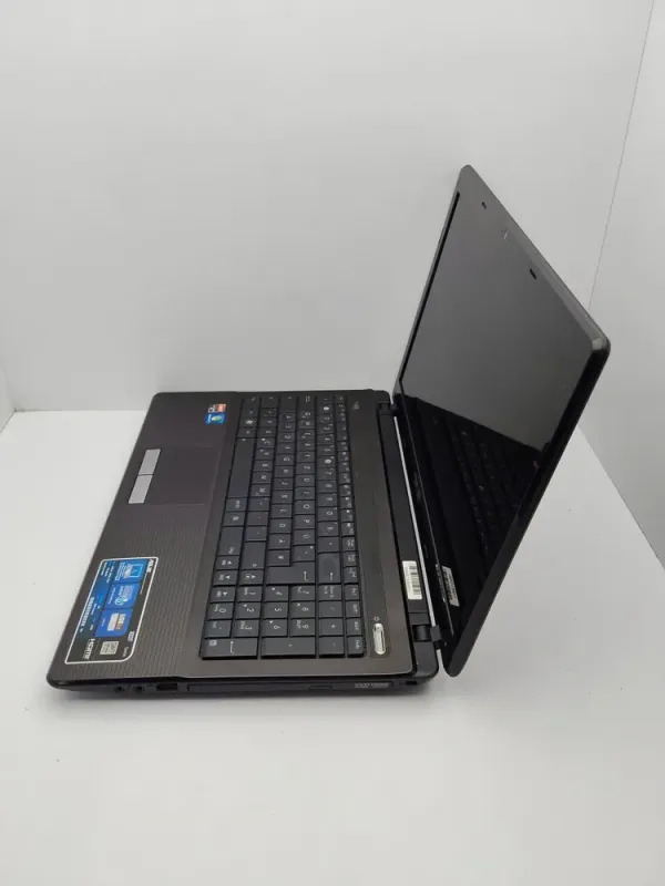 Ноутбук Asus K53 / 15.6" (1366x768) TN / AMD A6-3420M (4 ядра по 1.5 - 2.4 GHz) / 6 GB DDR3 / 500 GB HDD / AMD Radeon HD 6520G Graphics / WebCam / VGA б/в - зображення 6